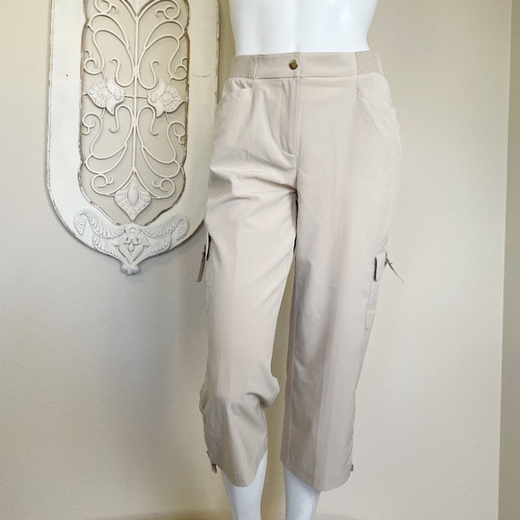 Chico's Pants - Chico's | Womens Tibet Taupe Zenergy Emma Cargo Crop Pants | Size: 4